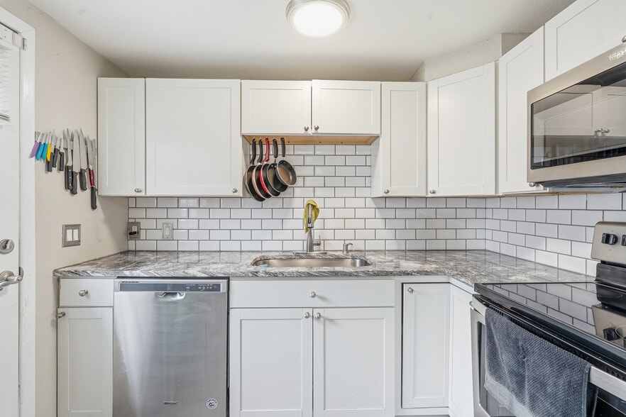 More Photos Of 2940 W 54th Ave, Denver Flex For Sale