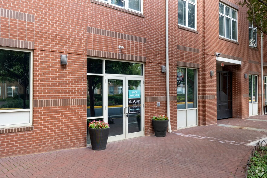 More Photos Of 2323 Dulles Station Blvd, Herndon Apartments For Lease