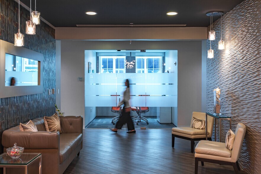 More Photos Of 1395 Brickell Ave, Miami Coworking Space