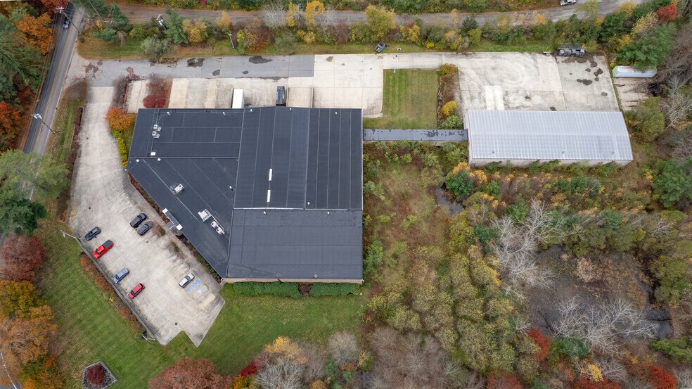 More Photos Of 121 Franklin St, Hanson Manufacturing For Sale