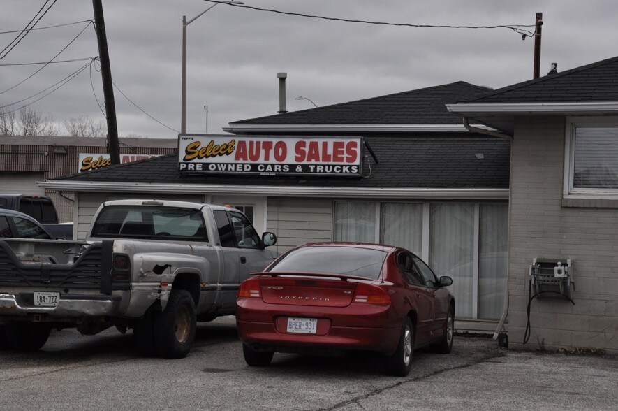 More Photos Of 1377-1395 Lauzon Rd, Windsor Auto Dealership For Sale