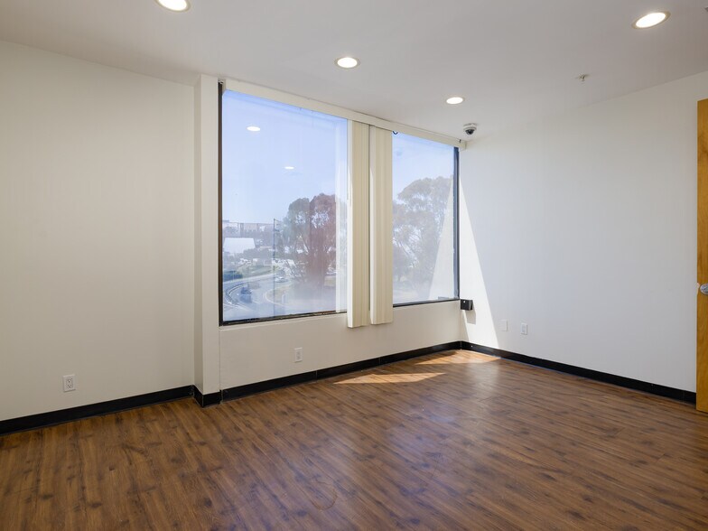 More Photos Of 5155 W Rosecrans Ave, Hawthorne Loft Creative Space For Sale