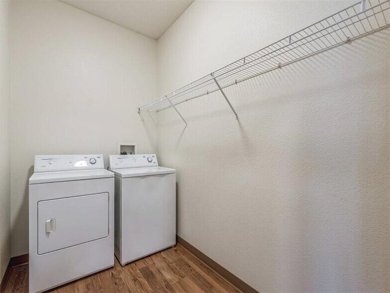 More Photos Of 110 E 1st St, Chaska Apartments For Lease
