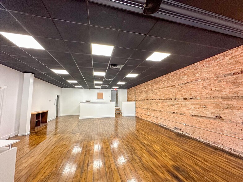 More Photos Of 103 Court Sq, Abbeville Storefront Retail Residential For Sale