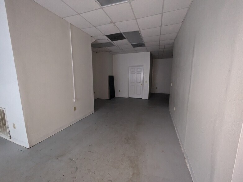 More Photos Of 3014 Gray Hwy, Macon-Bibb Storefront Retail Office For Lease