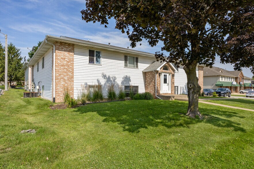 More Photos Of 115 Sugar Creek Ln, North Liberty Multifamily For Sale