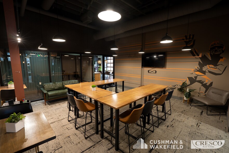More Photos Of 2814 Detroit Ave, Cleveland Office For Sale