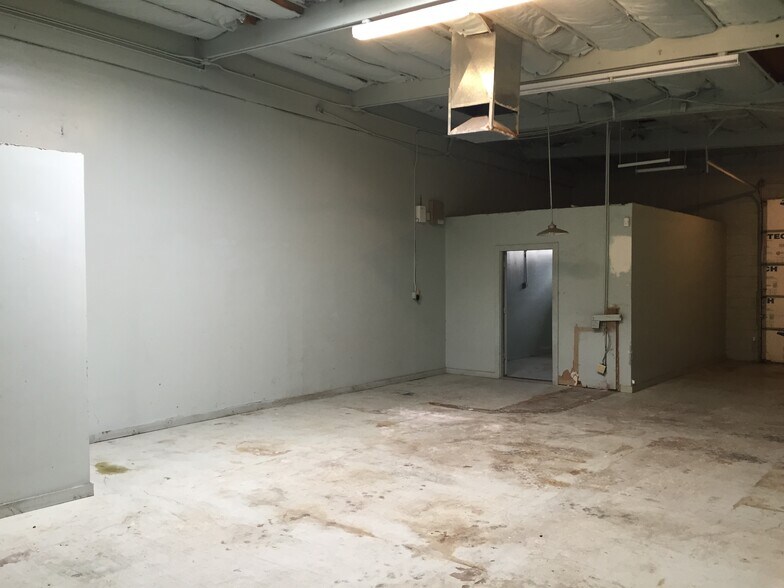 More Photos Of 3046-3064 N 30th Ave, Phoenix Warehouse For Lease