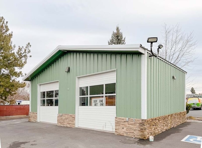 More Photos Of 1225 SW Highway 97, Madras Storefront Retail Office For Lease