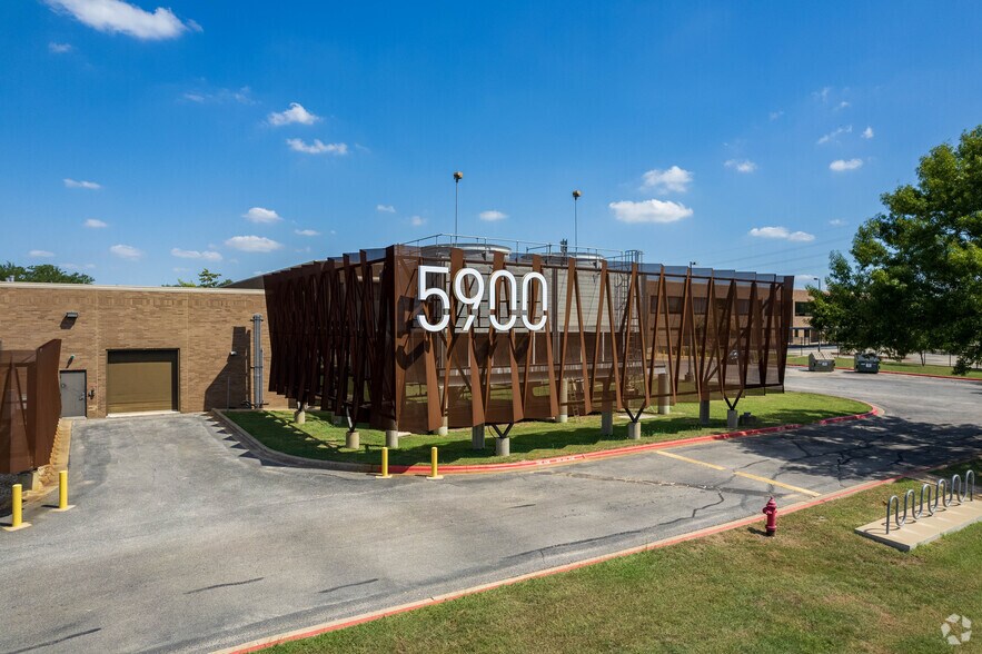 More Photos Of 5900 E Ben White Blvd, Austin Office For Lease