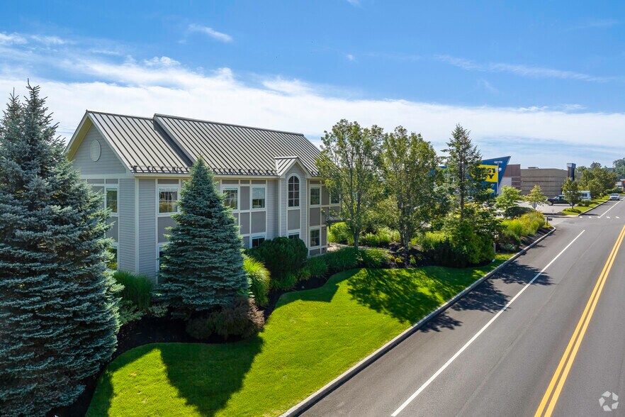 More Photos Of 83 Orchard Hill Park Dr, Leominster Office For Sale