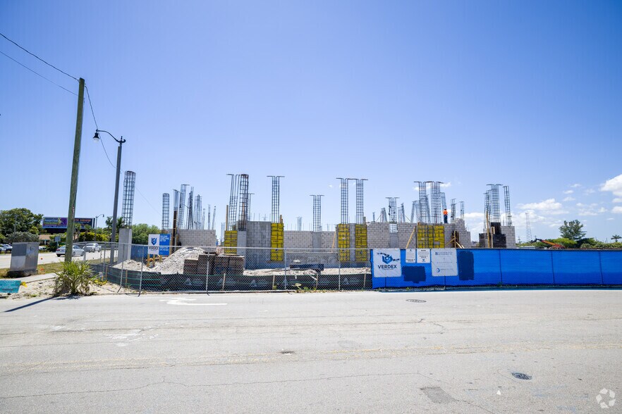 More Photos Of 8111 S Dixie Hwy, West Palm Beach Freestanding For Lease