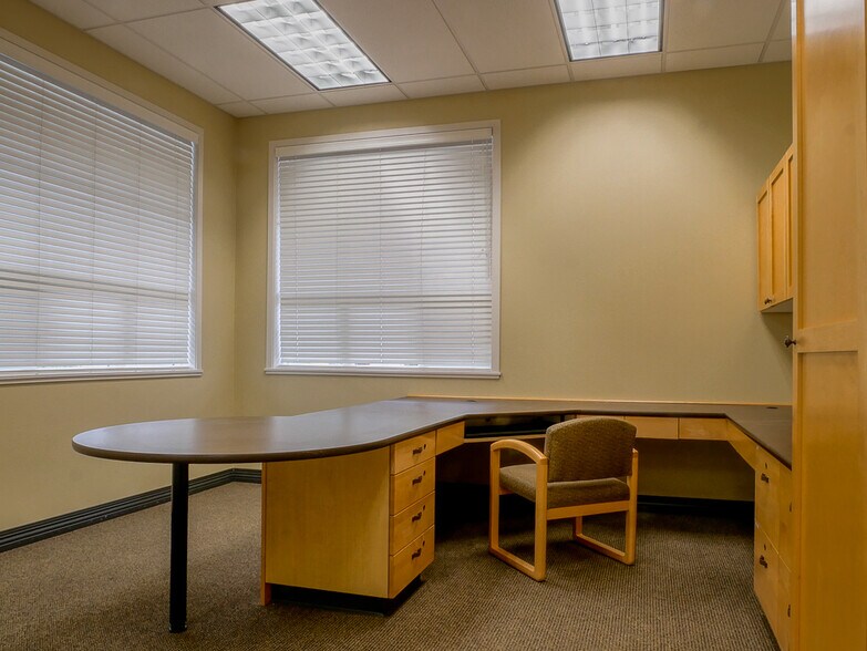 More Photos Of 1605 N Coast Hwy, Newport Office For Lease