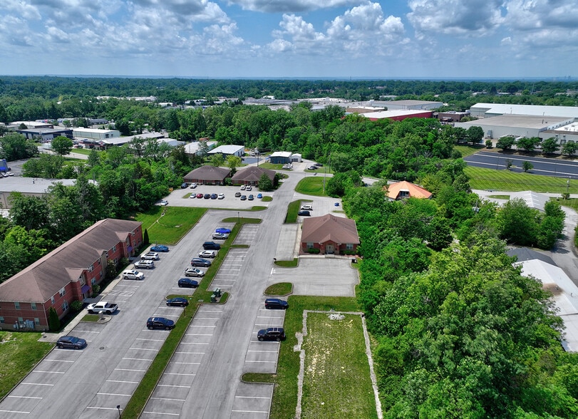 More Photos Of 10609-10611 Watterson Center Ct, Louisville Office For Sale