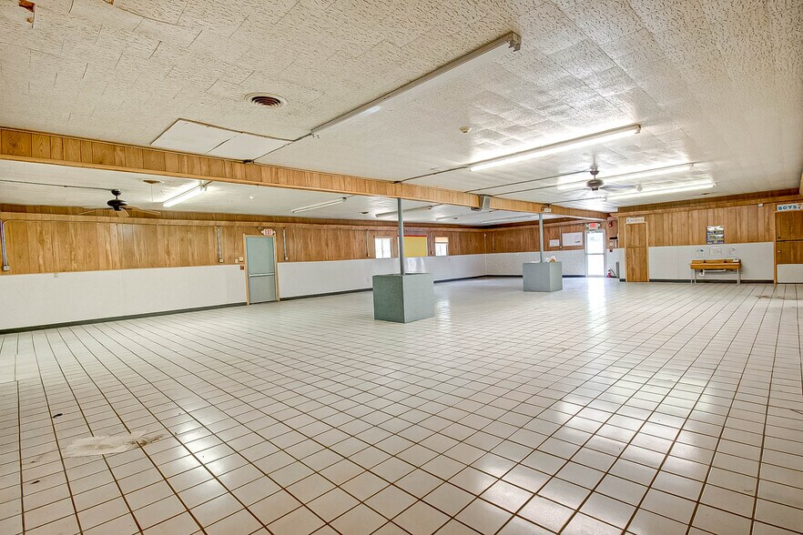 More Photos Of 3019 Dickinson Ave, Dickinson Freestanding For Sale