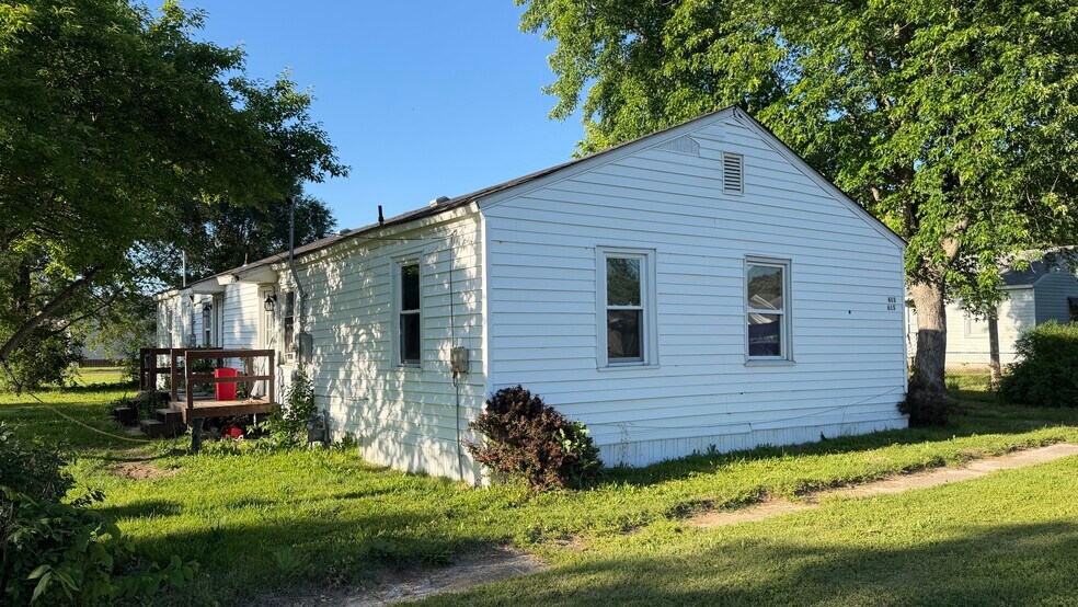 More Photos Of 613 Reed Dr, East Alton Apartments For Sale