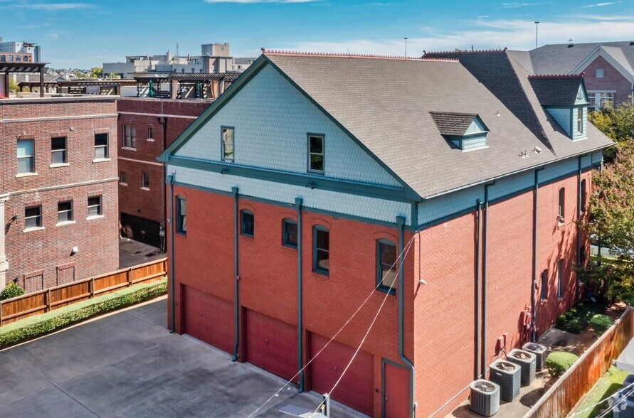 More Photos Of 2707 State St, Dallas Office Residential For Lease