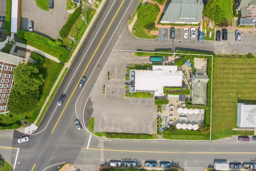 More Photos Of 63 S Euclid Ave, Montauk Restaurant For Sale