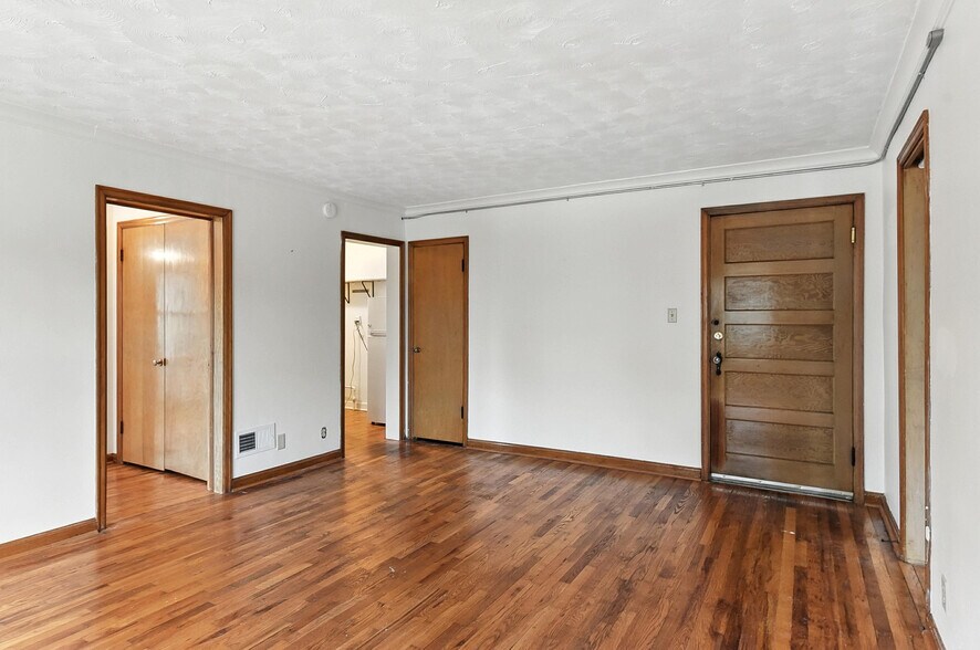 More Photos Of 817 N 48th St, Omaha Apartments For Sale