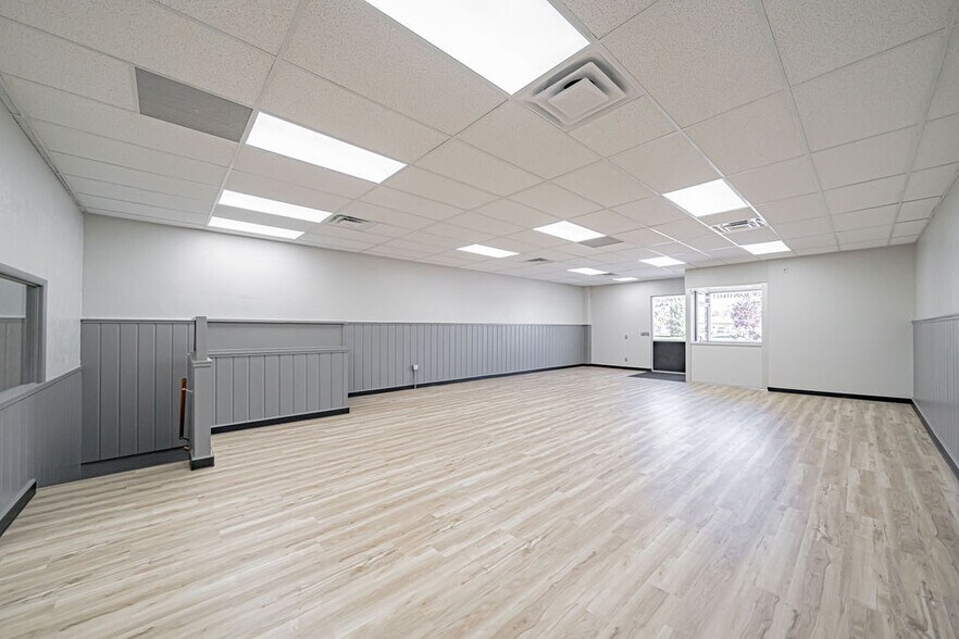 More Photos Of 27 NW Main St, Blackfoot Storefront Retail Office For Sale