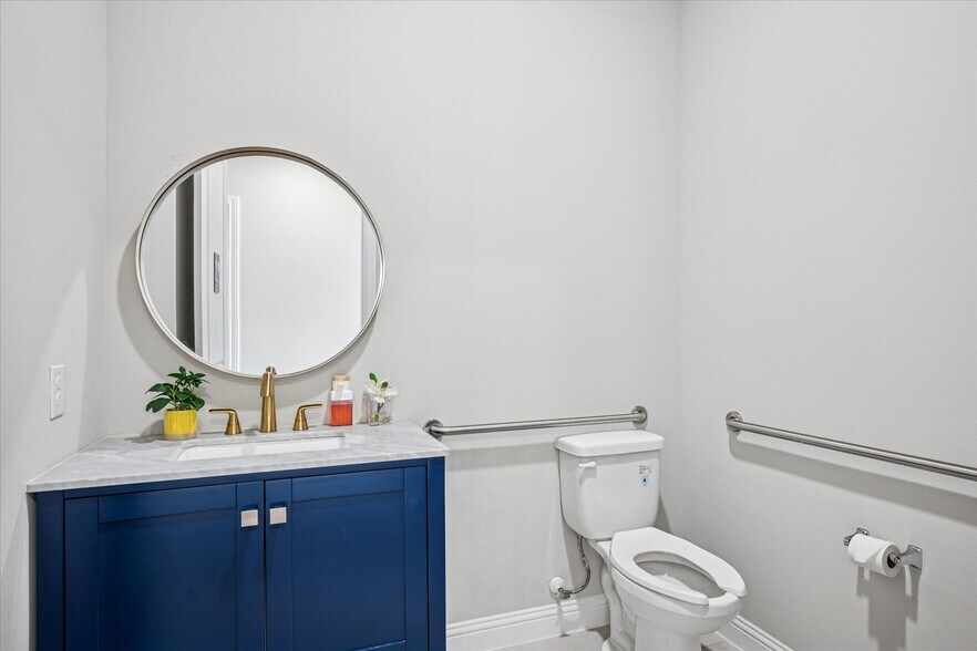 More Photos Of 2001 Auburn Hills Pky, McKinney Office For Lease