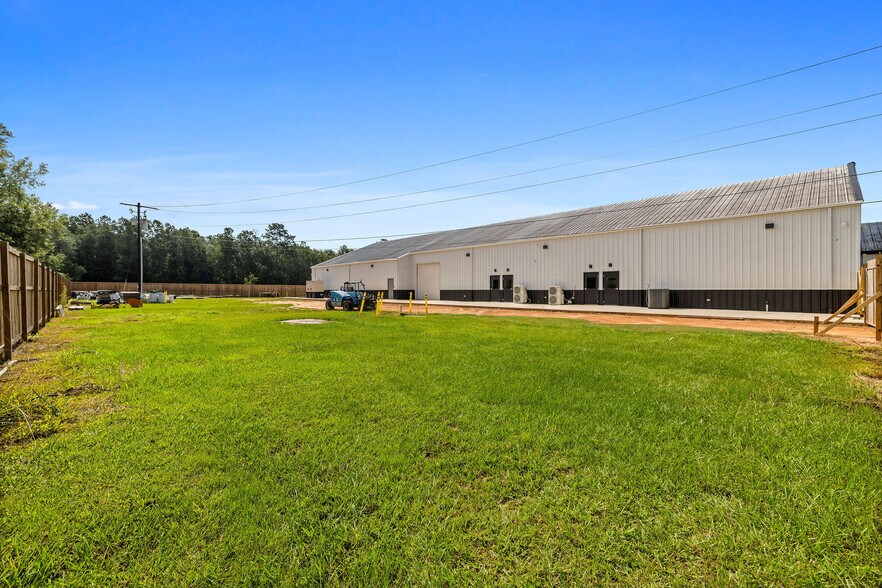 More Photos Of 44530 Hood Rd, Hammond Industrial For Sale