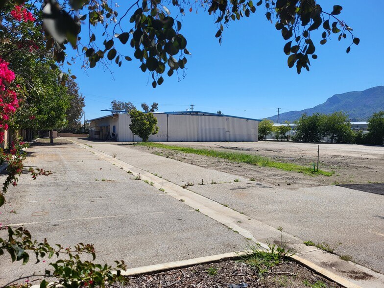 More Photos Of 136 N 13th St, Santa Paula Warehouse For Lease