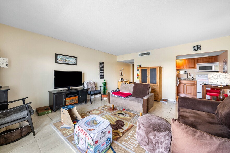 More Photos Of 628 Southwind Cir, North Palm Beach Apartments For Sale