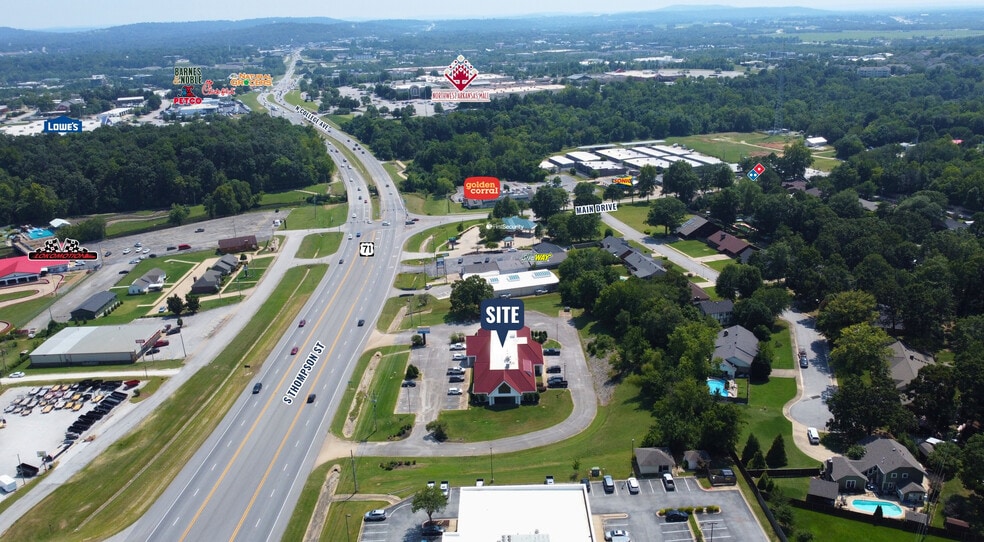 More Photos Of 5106 S Thompson St, Springdale Storefront For Lease