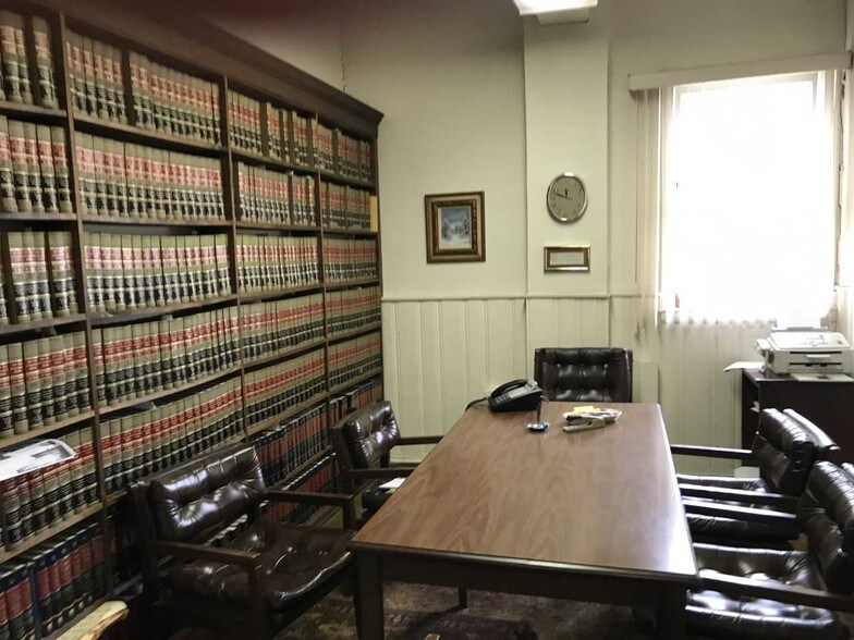 More Photos Of 248 Scherer Blvd, Franklin Square Office For Sale