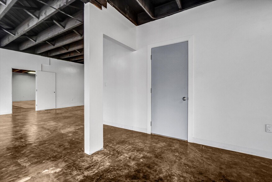 More Photos Of 520 W Pacific Coast Hwy, Long Beach Flex For Sale