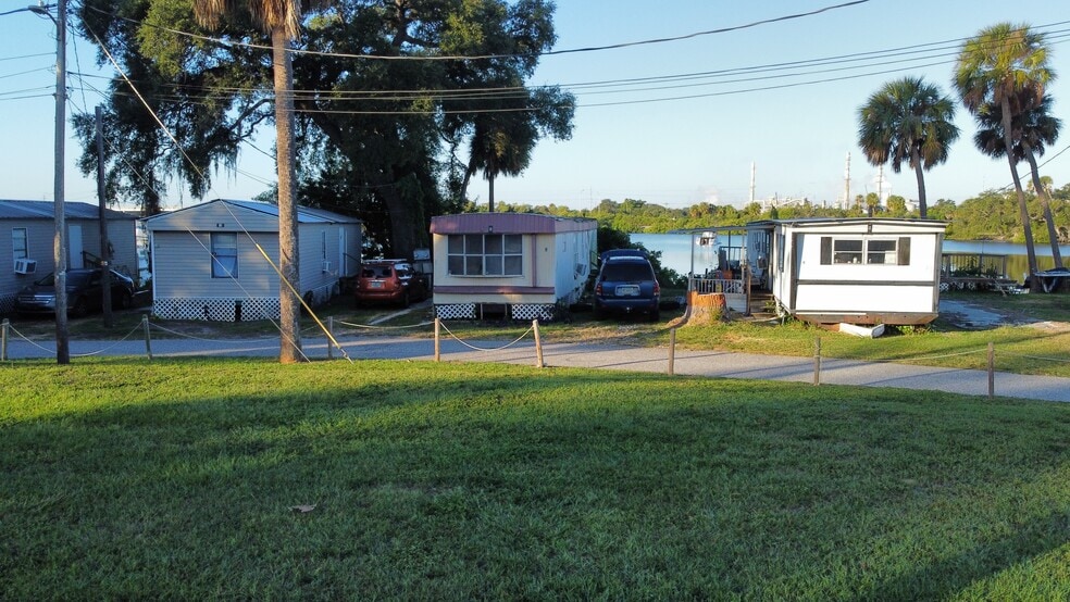 More Photos Of 6521 Riverview Dr, Riverview Manufactured Housing Mobile Home Park For Sale