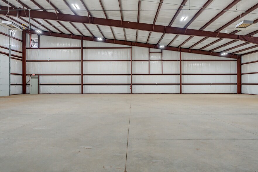 More Photos Of 3814 County Road 1350, Lubbock Distribution For Sale