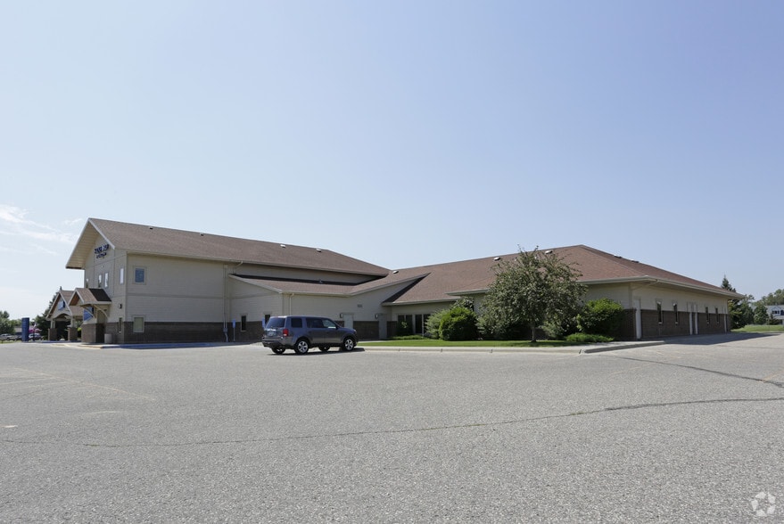 More Photos Of 625 Demers Ave, East Grand Forks Medical For Lease