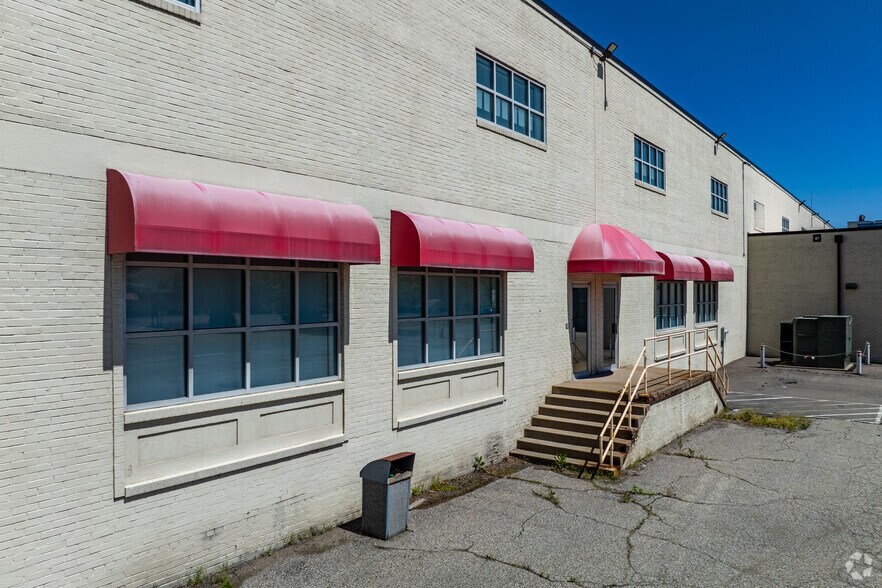 More Photos Of 286-300 Corliss St, Pittsburgh Warehouse For Lease