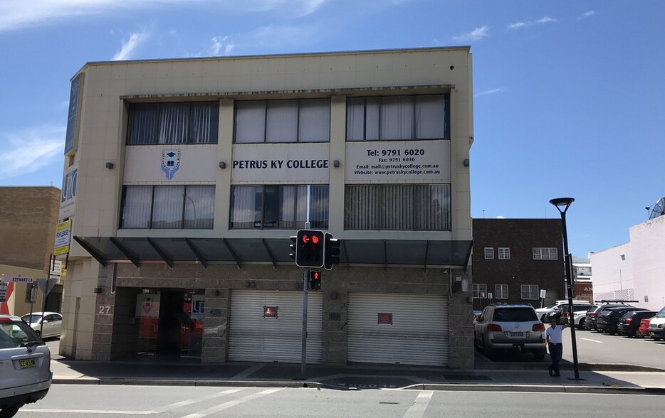 Primary Photo Of 27 Greenfield Pde, Bankstown Office For Lease