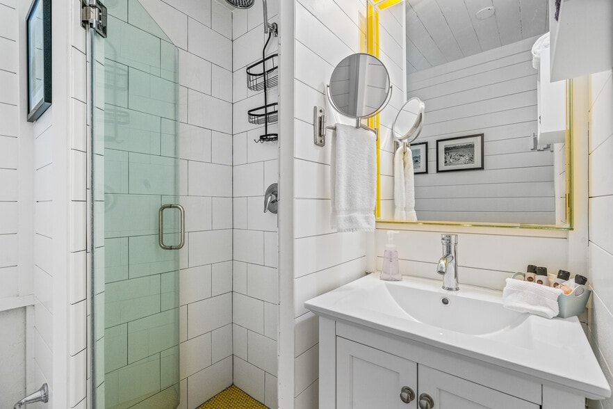 More Photos Of 11450 S Indian River Dr, Sebastian Hotel For Sale