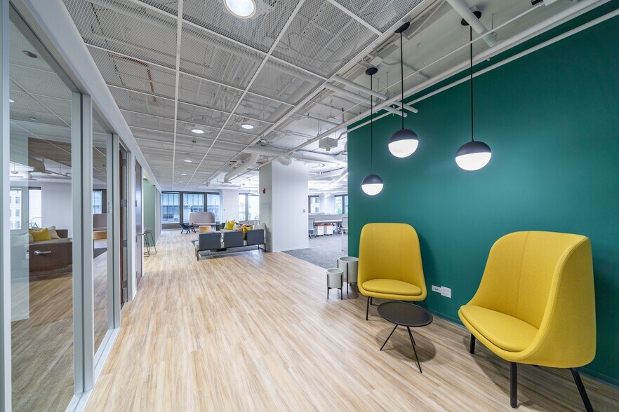 More Photos Of 303 E Wacker Dr, Chicago Office For Sale