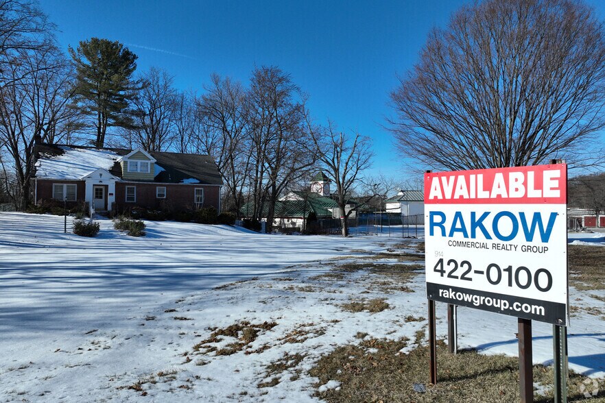 Primary Photo Of 11 New Hackensack Rd, Wappingers Falls Freestanding For Sale