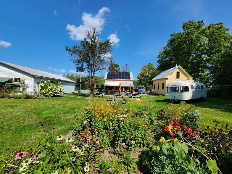 More Photos Of 268 Main St, Kingfield Restaurant For Sale
