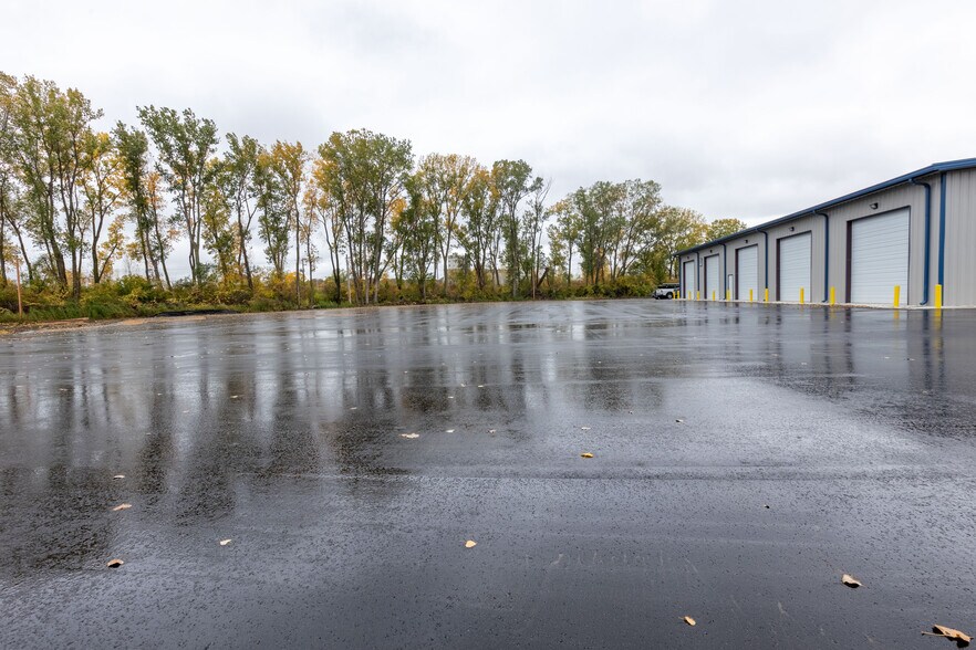 More Photos Of 6709 Universal Ave, Kansas City Warehouse For Sale