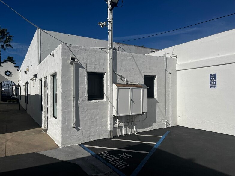 More Photos Of 1810 Newport Blvd, Costa Mesa General Retail For Sale