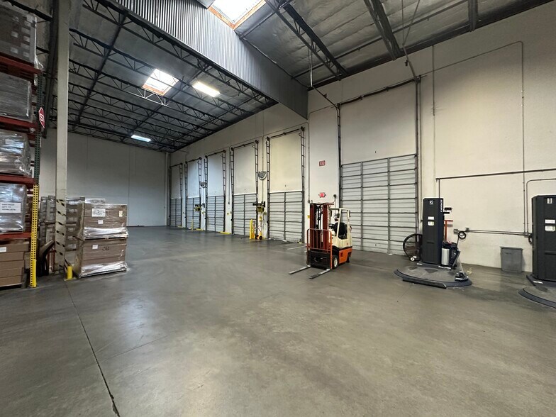 More Photos Of 1522 Bentley Dr, Corona Warehouse For Lease