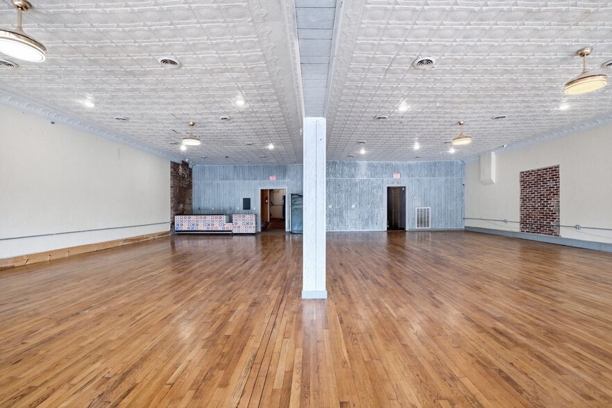 More Photos Of 1029 Park St, Westmoreland Storefront Retail Office For Sale