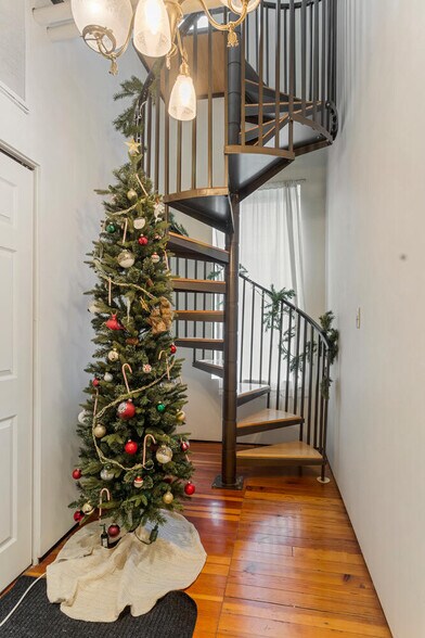 More Photos Of 112 W Hill St, Champaign Multifamily For Sale