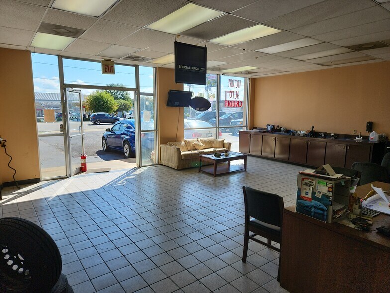 More Photos Of 5308 Brook Rd, Richmond Fast Food For Sale
