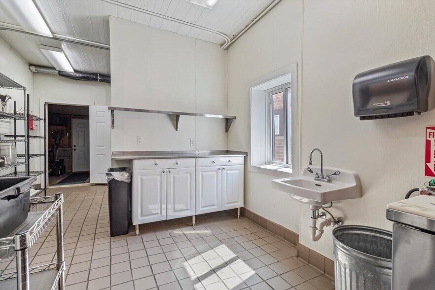 More Photos Of 116 W Jessie St, Rushford Storefront Retail Residential For Sale