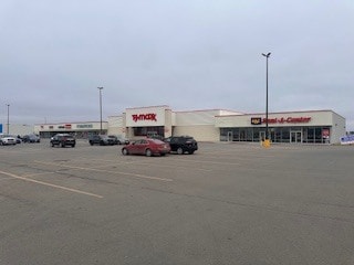 More Photos Of 700 11th St SW, Spencer Unknown For Lease