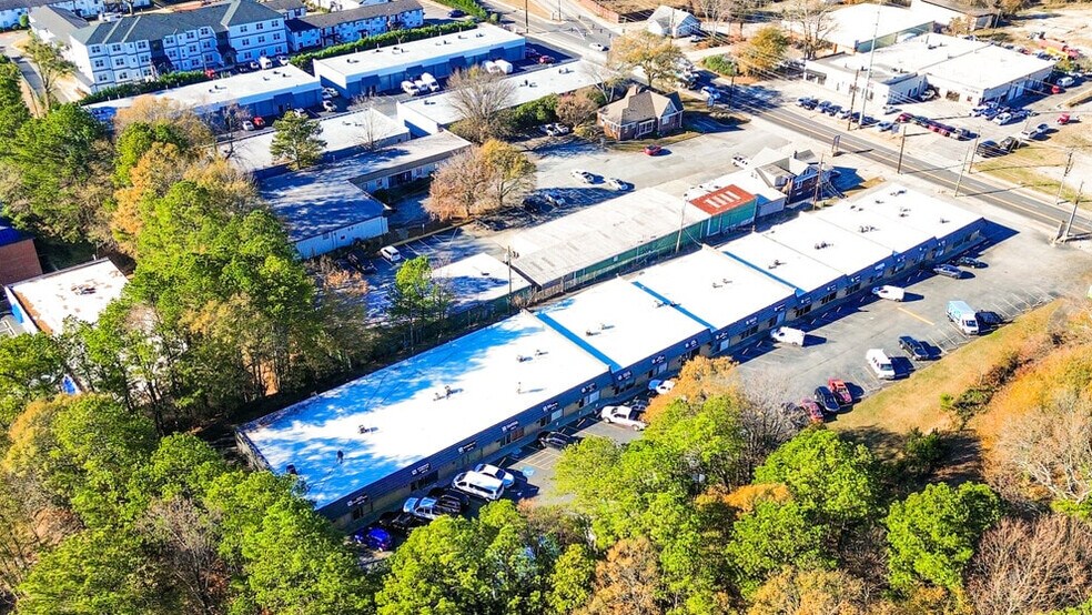 More Photos Of 5891 New Peachtree Rd, Doraville Warehouse For Lease