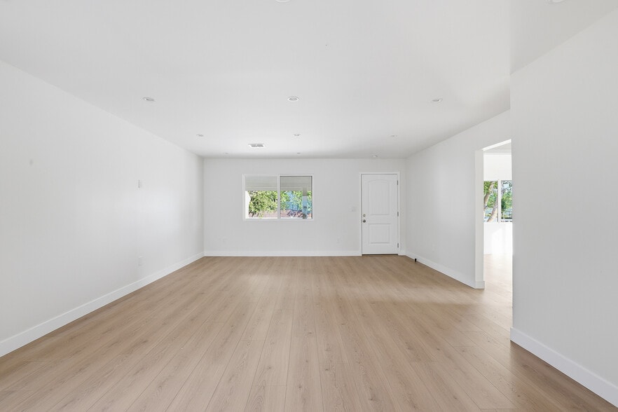 More Photos Of 13689 Garber St, Arleta Multifamily For Sale